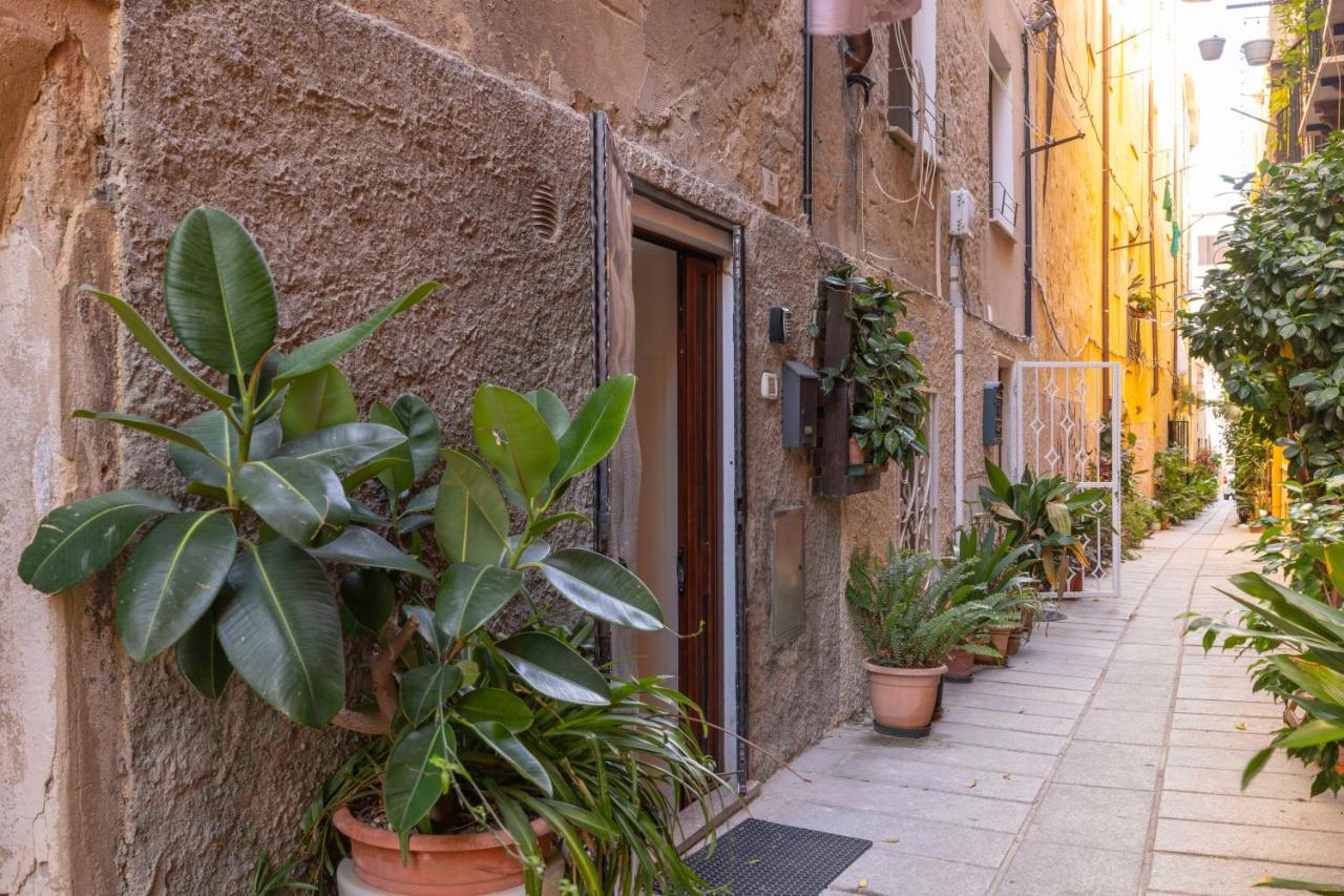 Casa Vacanze Nel Cuore Di Cagliari Kültér fotó